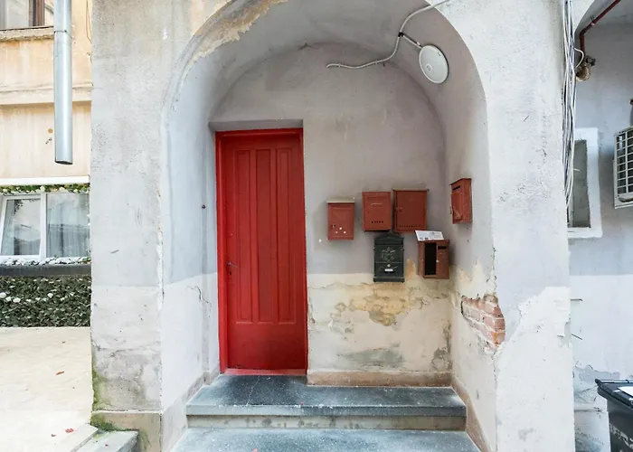 Chic Near Bucharest's Landmarks *