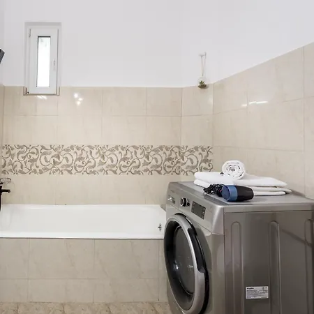 Appartement Chic Near Bucharest's Landmarks