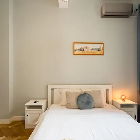 Chic Near Bucharest's Landmarks Bukarest