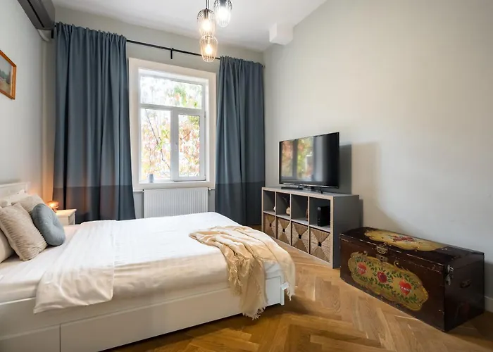 Chic Near Bucharest's Landmarks