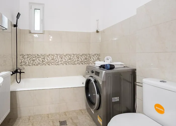 Chic Near Bucharest's Landmarks Apartman *