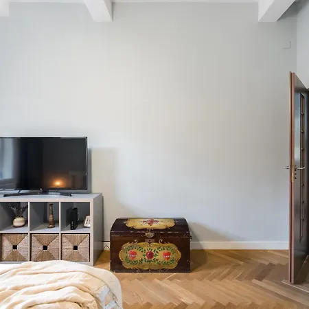 Chic Near Bucharest's Landmarks * 布加勒斯特