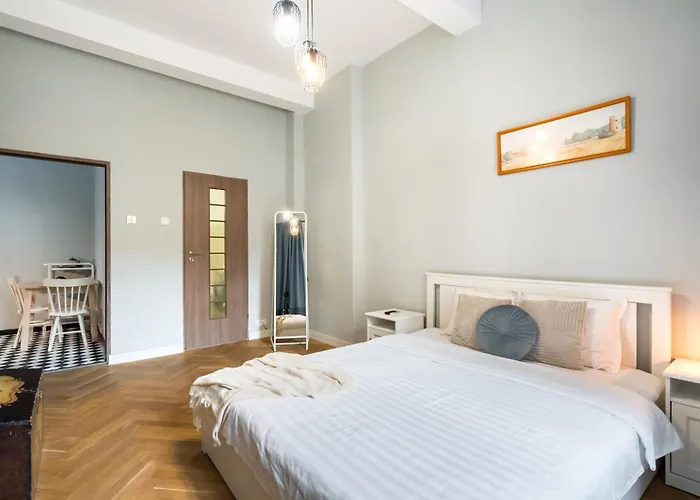 Chic Near Bucharest's Landmarks Bukareszt