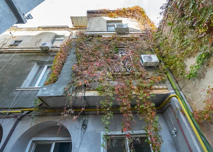 Chic Near Bucharest's Landmarks Apartament Bukareszt